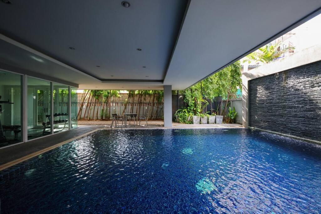 Luxury Living In Heart Of Nimman Apartment Чиангмай Екстериор снимка