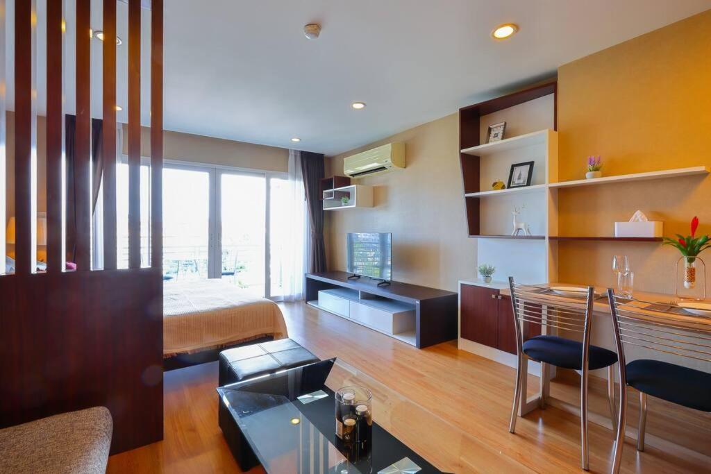 Luxury Living In Heart Of Nimman Apartment Чиангмай Екстериор снимка