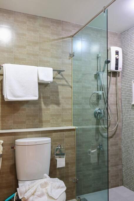 Luxury Living In Heart Of Nimman Apartment Чиангмай Екстериор снимка