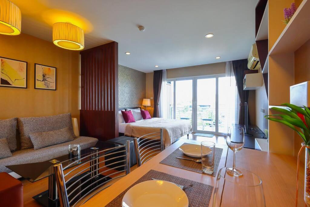 Luxury Living In Heart Of Nimman Apartment Чиангмай Екстериор снимка