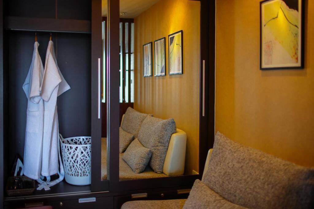 Luxury Living In Heart Of Nimman Apartment Чиангмай Екстериор снимка